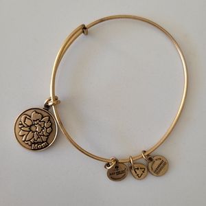 'Mom' Charm Bracelet Alex and Ani